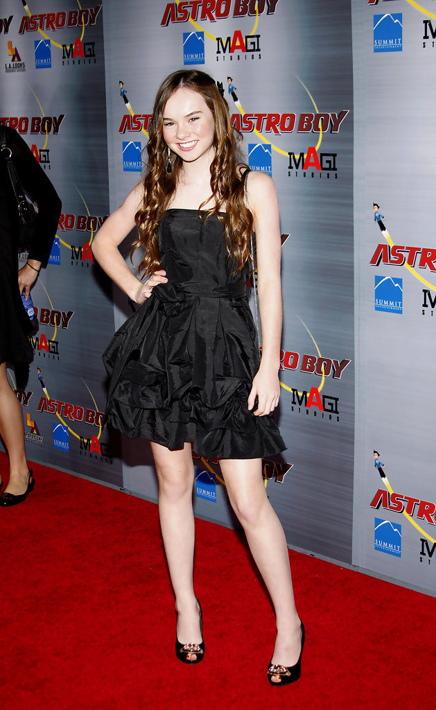 Madeline-Carroll-Wallpapers